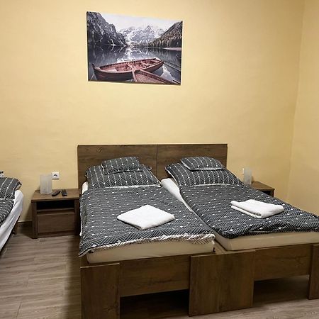 Helga Apartman Makó Buitenkant foto