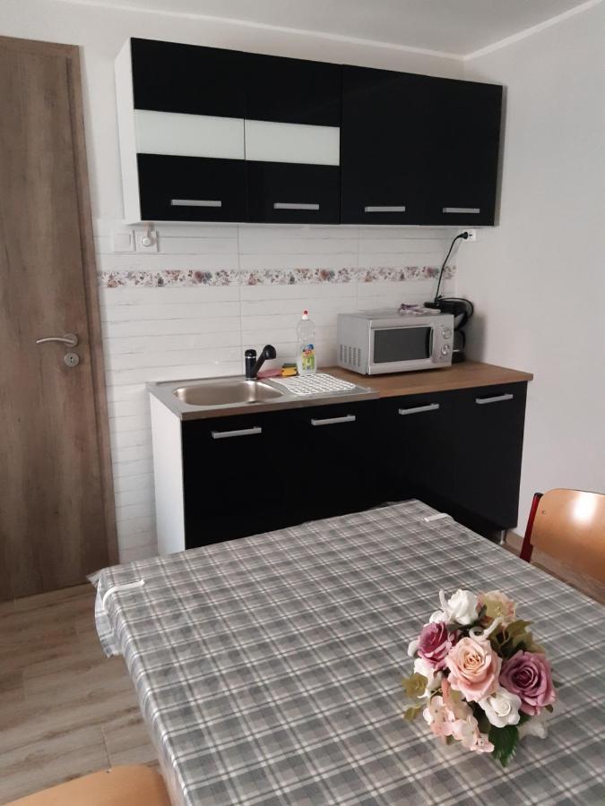 Helga Apartman Makó Buitenkant foto
