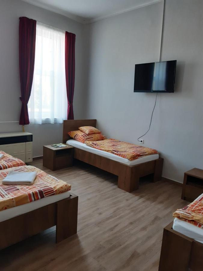Helga Apartman Makó Buitenkant foto