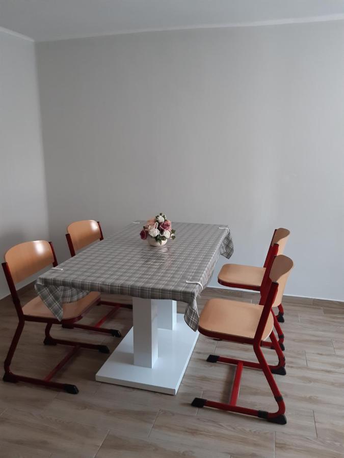 Helga Apartman Makó Buitenkant foto