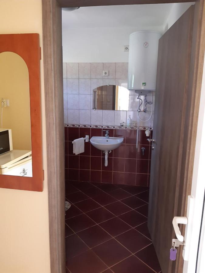 Helga Apartman Makó Buitenkant foto