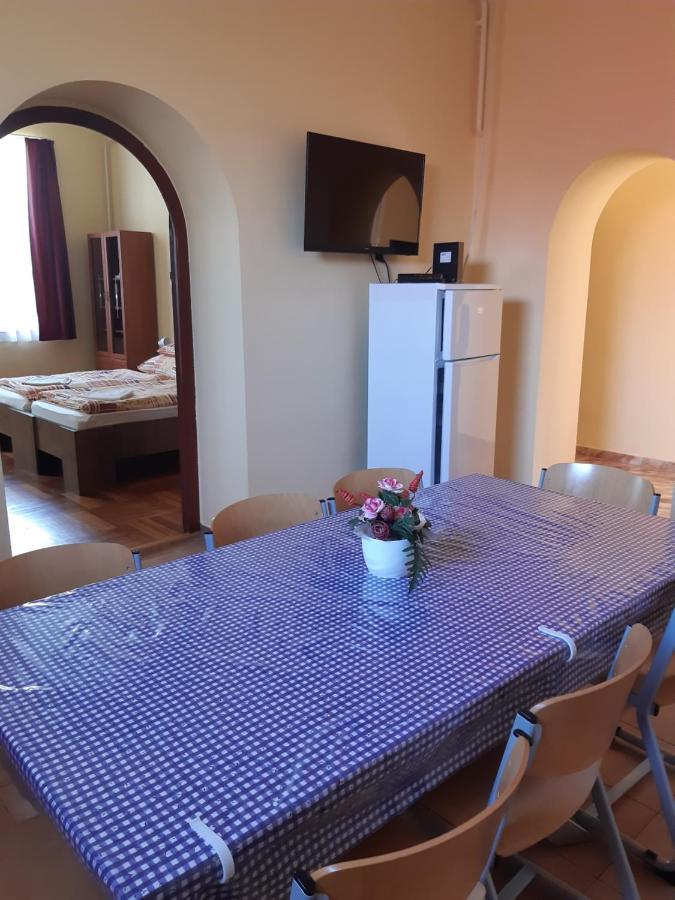 Helga Apartman Makó Buitenkant foto