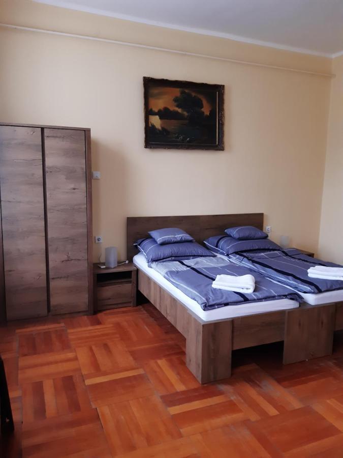 Helga Apartman Makó Buitenkant foto