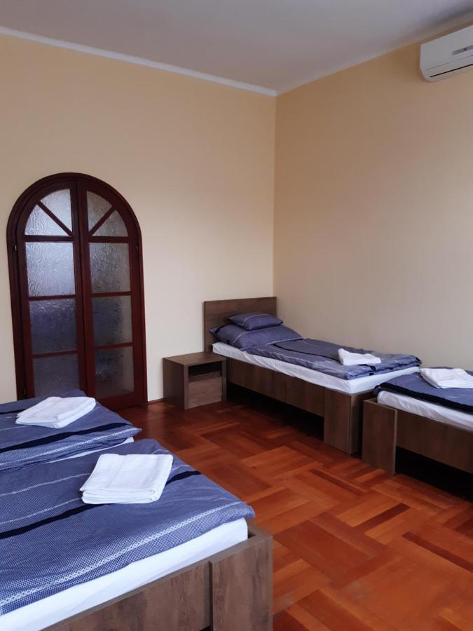Helga Apartman Makó Buitenkant foto