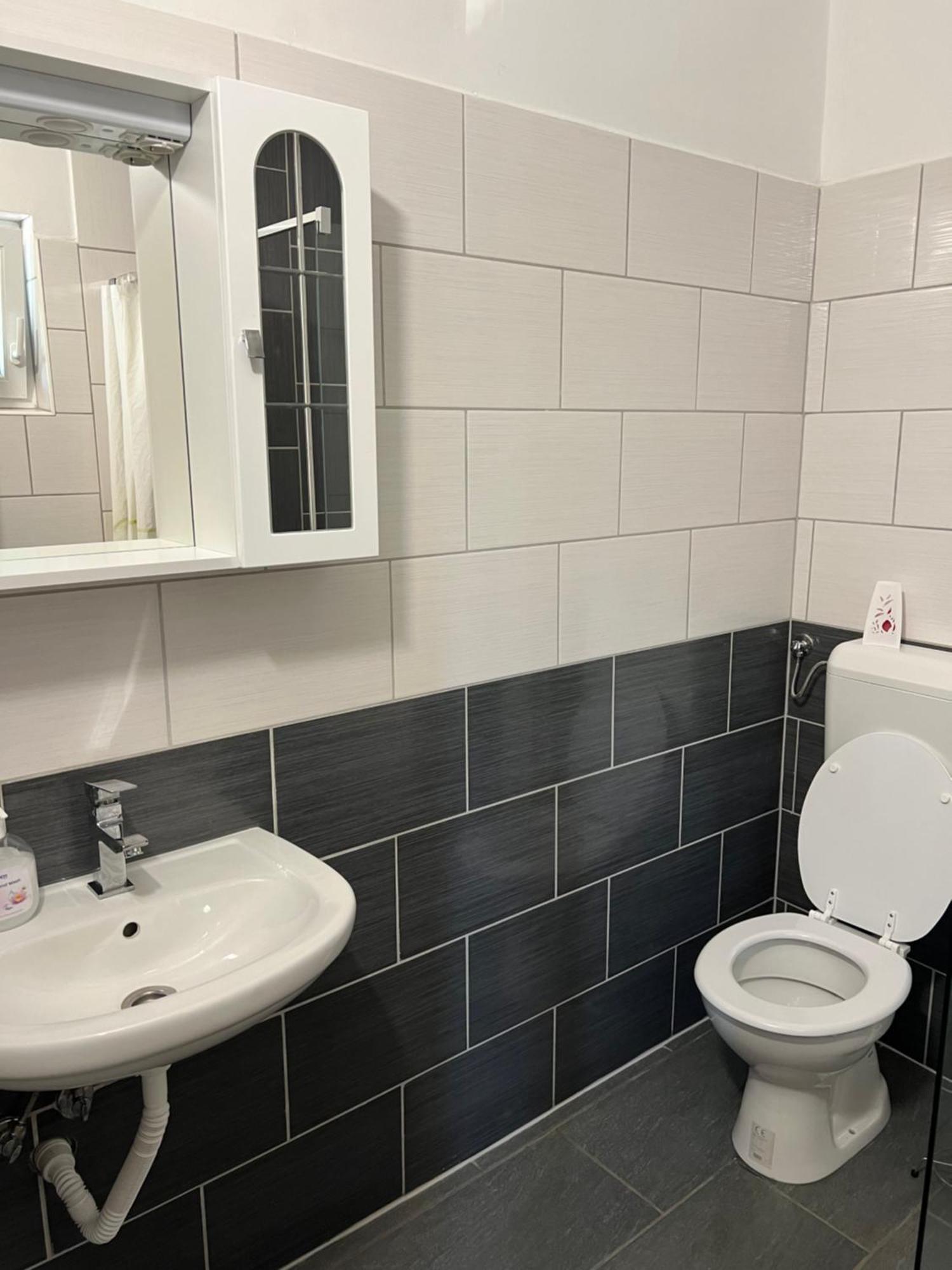 Helga Apartman Makó Buitenkant foto