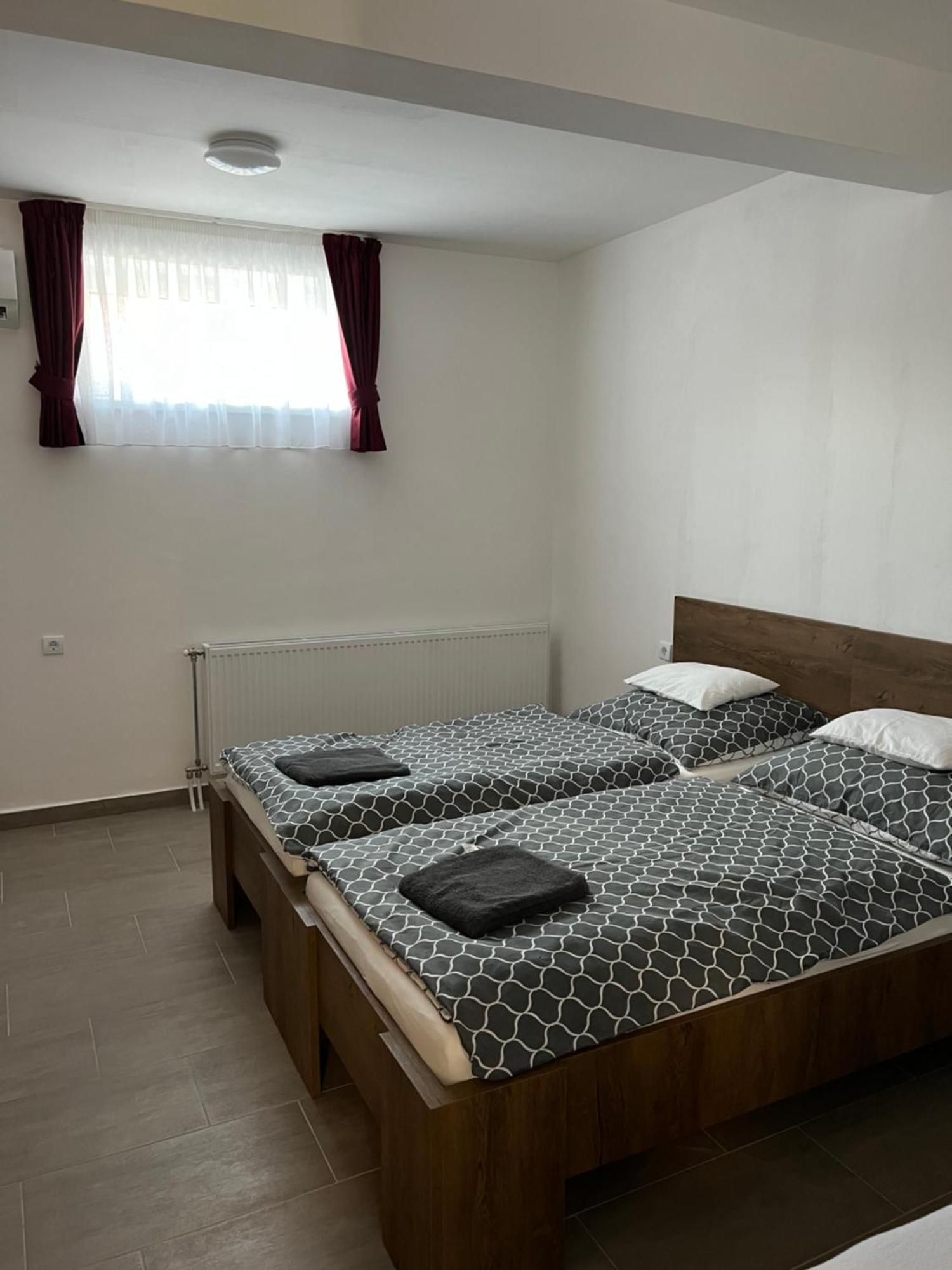 Helga Apartman Makó Buitenkant foto