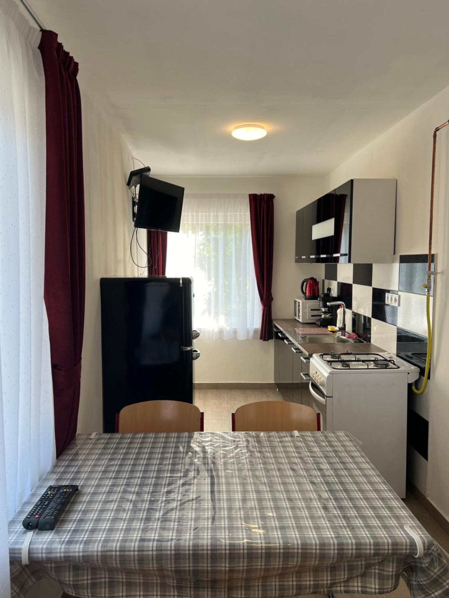 Helga Apartman Makó Buitenkant foto