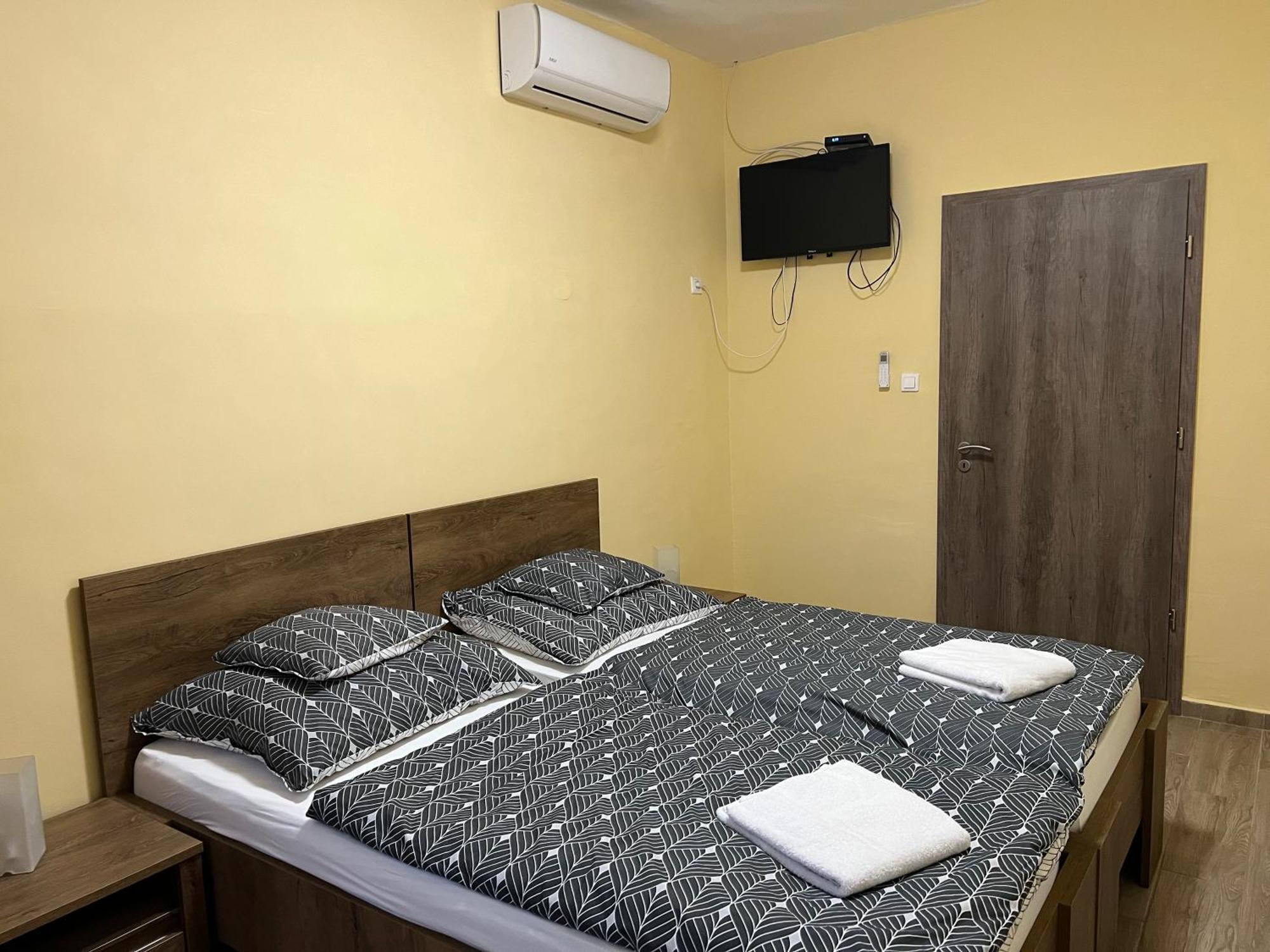 Helga Apartman Makó Buitenkant foto