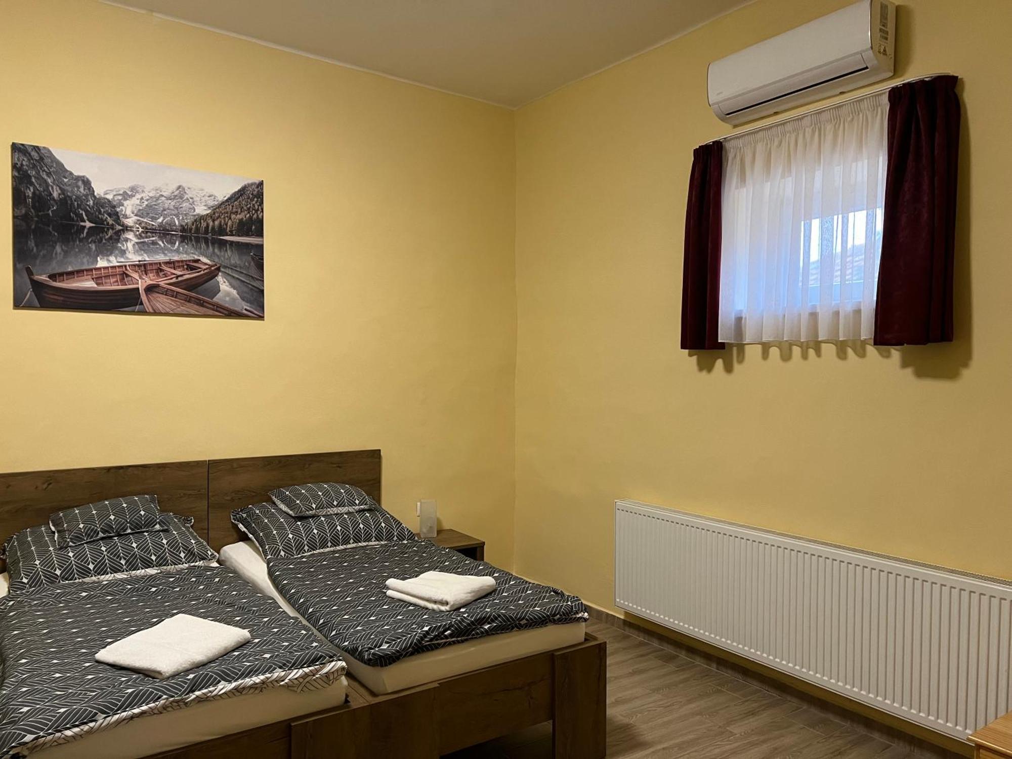 Helga Apartman Makó Buitenkant foto