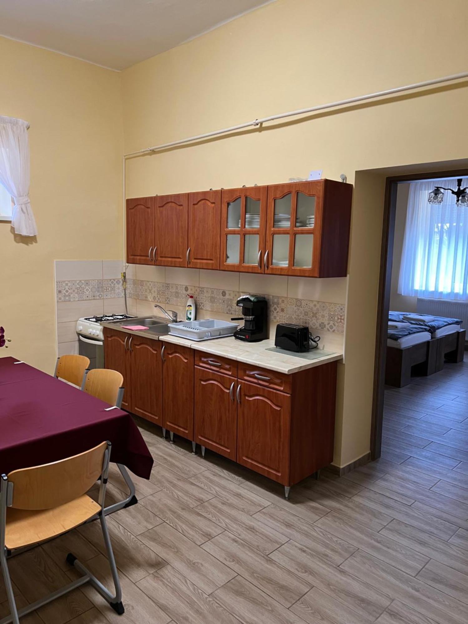 Helga Apartman Makó Buitenkant foto