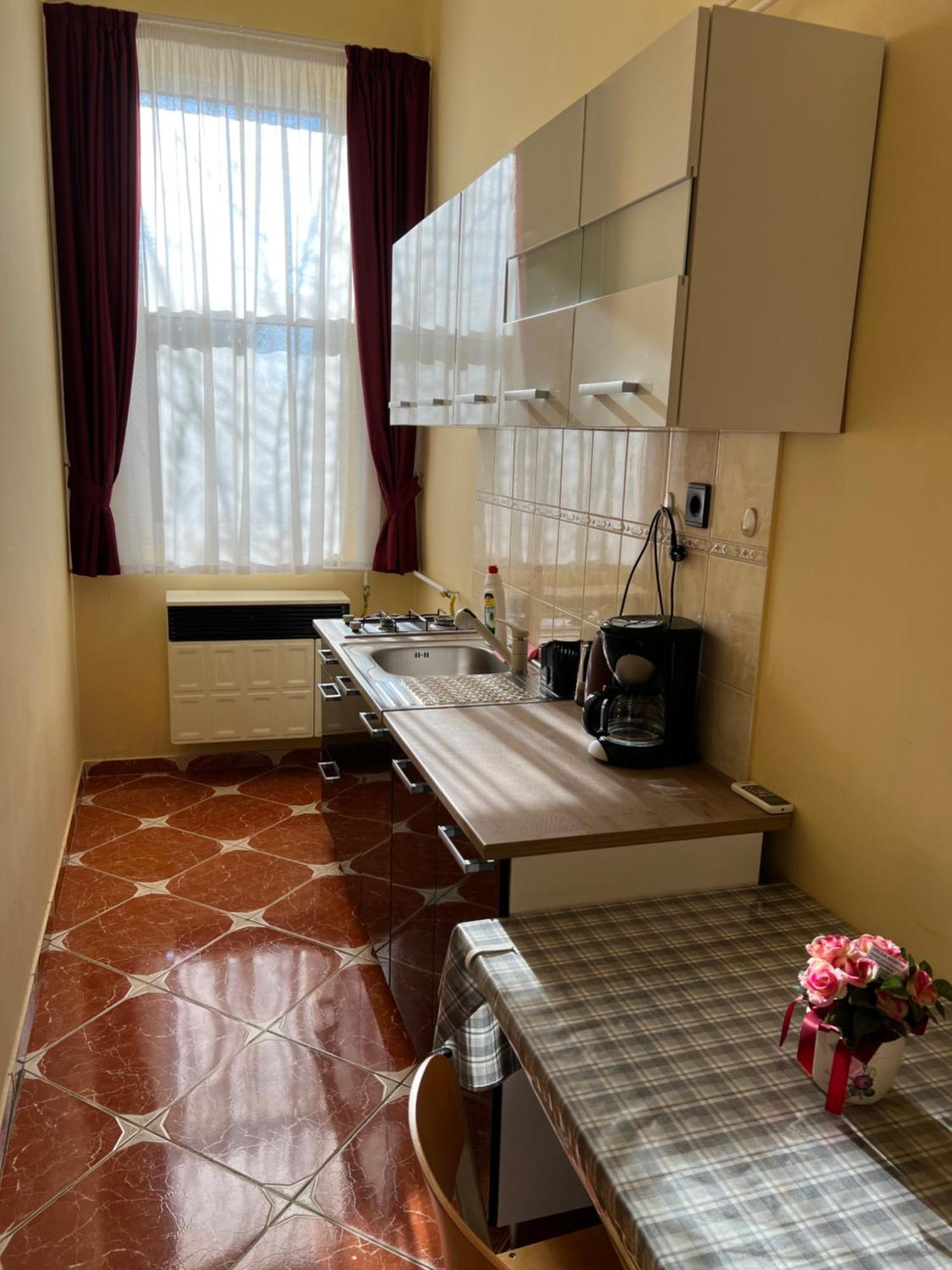 Helga Apartman Makó Buitenkant foto